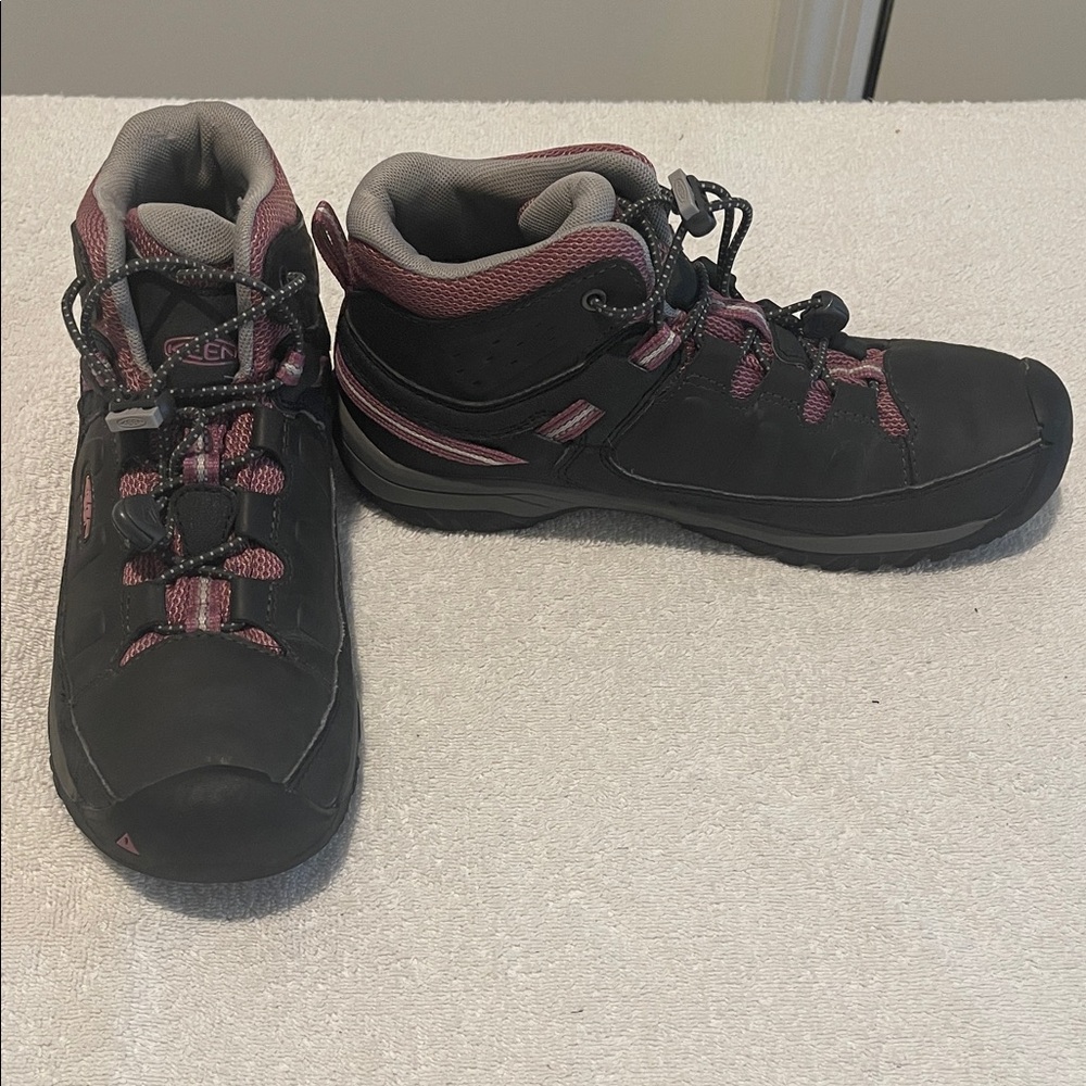 Keen Black and Pink Athletic Shoes - great for hiking